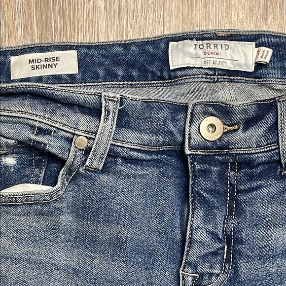 Torrid Mid-Rise Skinny Jeans - Picture 4 of 10